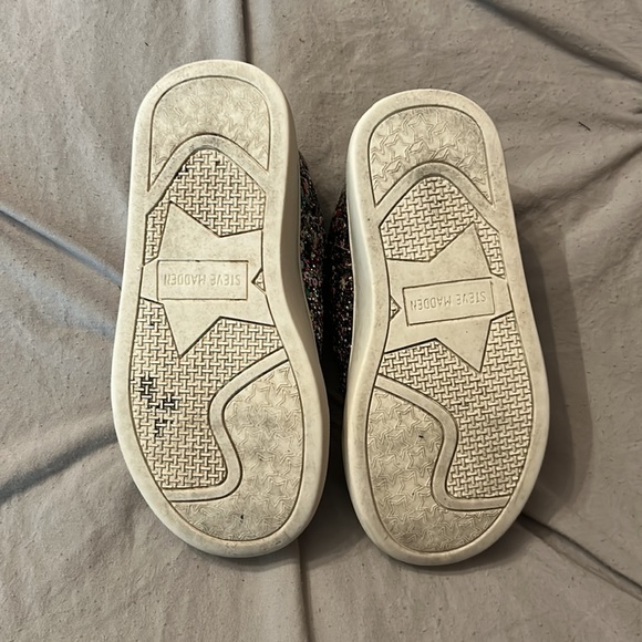 Size 8 Steve Madden shoes - Picture 9 of 9